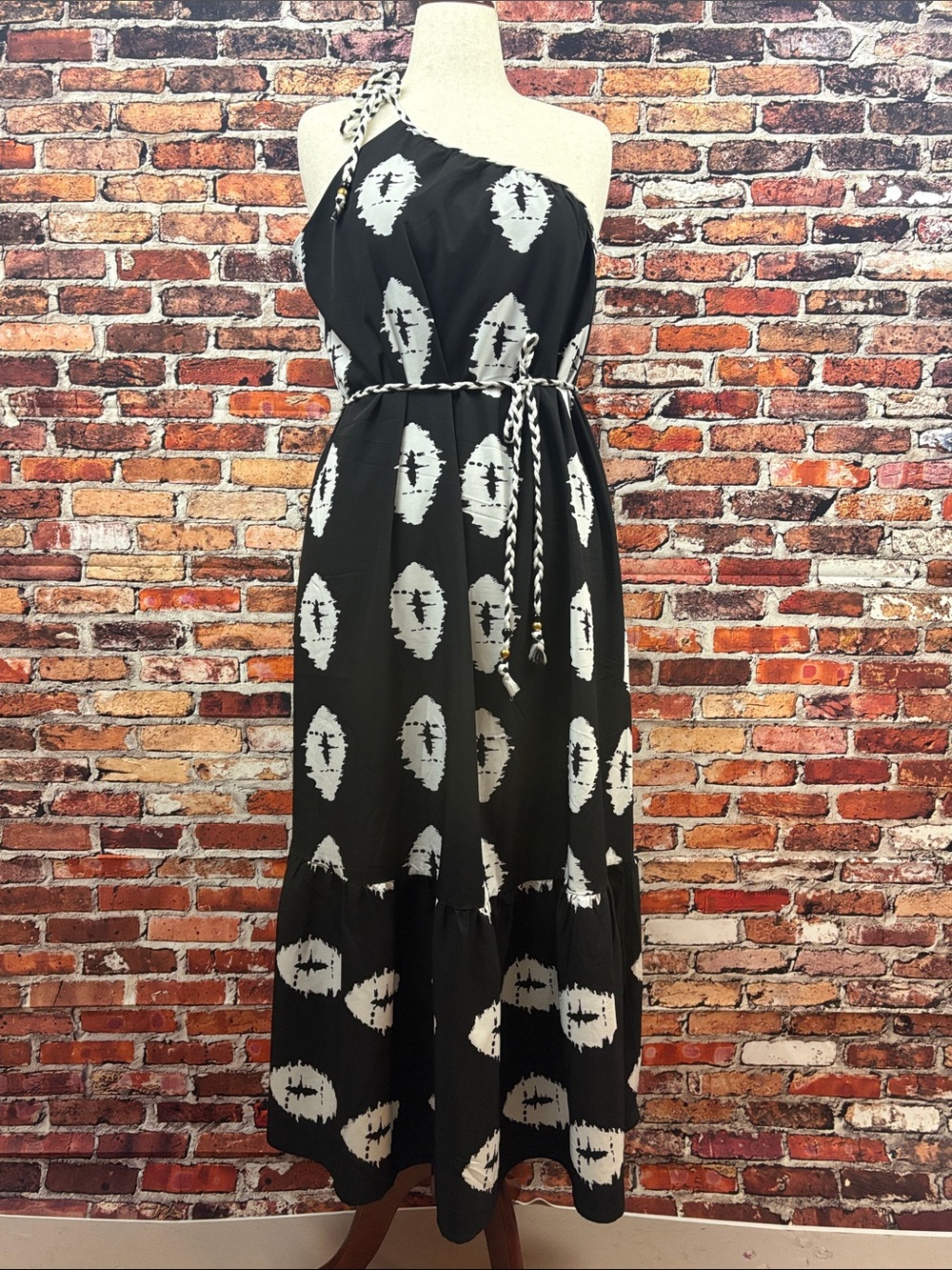 Pretty Garden One-Shoulder Black & White Printed Maxi Dress with Braided Tie XL